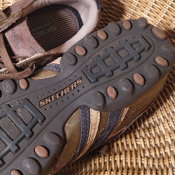 NWOT SKECHERS MENS CASUAL SNEAKERS 63746~ SZ 9.5 brown leather relaxed step - Picture 12 of 13